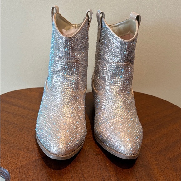 Forever Link Shoes - Forever Link rhinestone cowboy boots  silver 8.5”h pull on  1.5”heel pointed toe